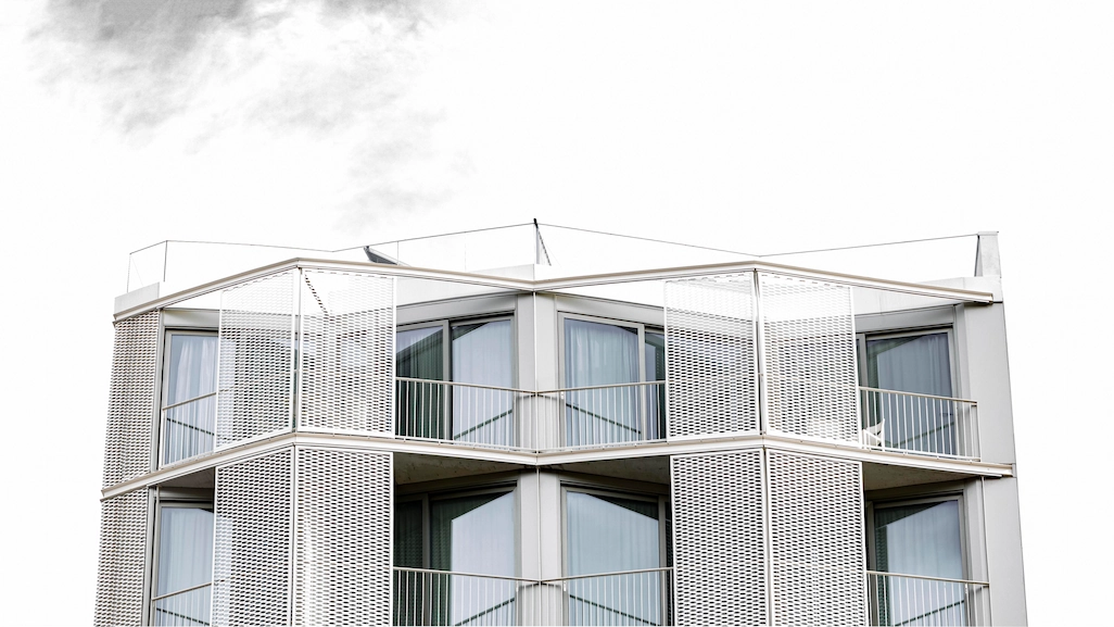 طراحی سهبعدی نمای ساختمان مدرن با شبیهسازی دقیق حجم، نور و متریال توسط گروه نماسازان پارس